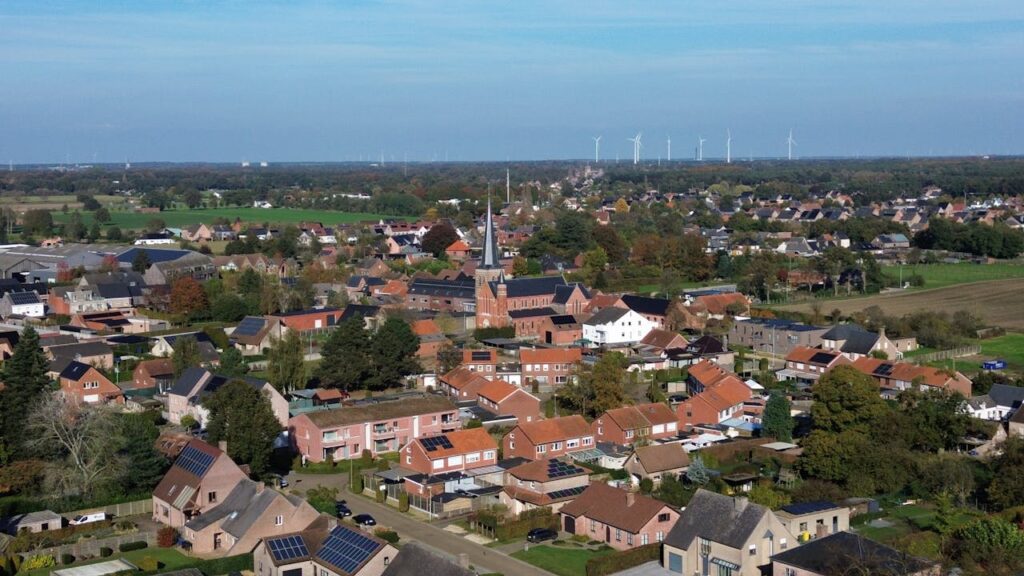 Het leven van Frans Bauer in zijn geliefde woonplaats Fijnaart